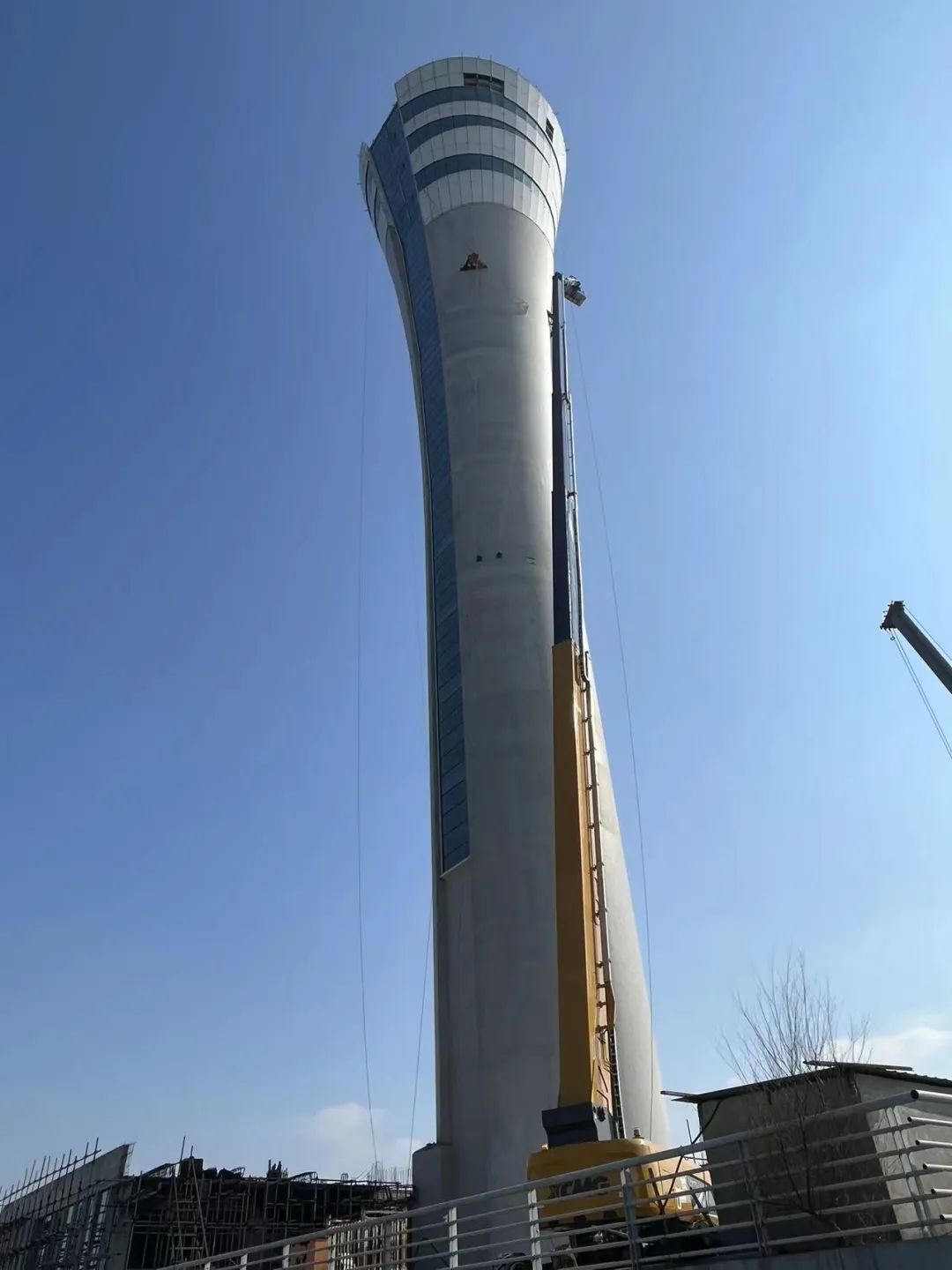 大显身手！9888拉斯维加斯直臂式高空作业平台XGS70K魔都首秀！