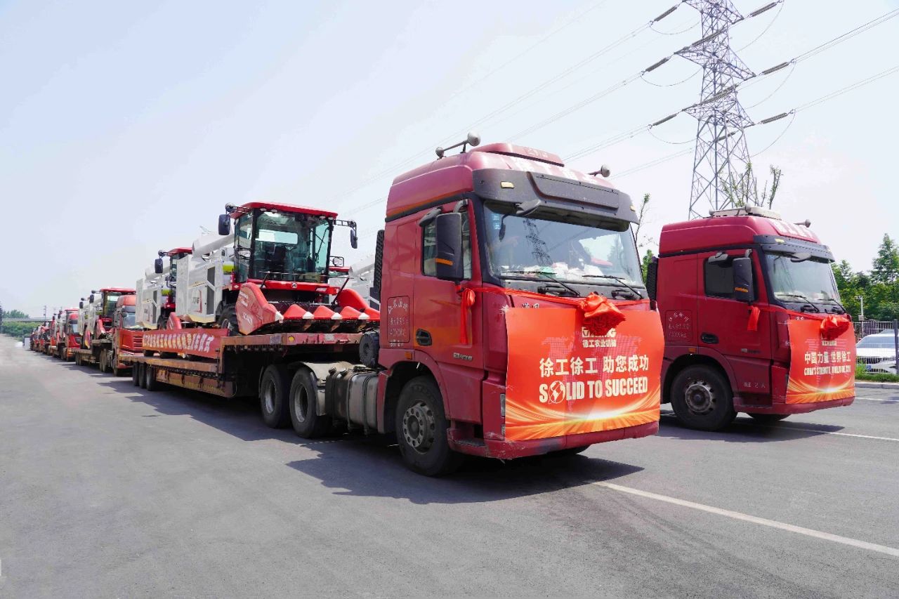 【发车！】9888拉斯维加斯2024款XCA系列玉米收获机批量交付，开启闪耀新征程