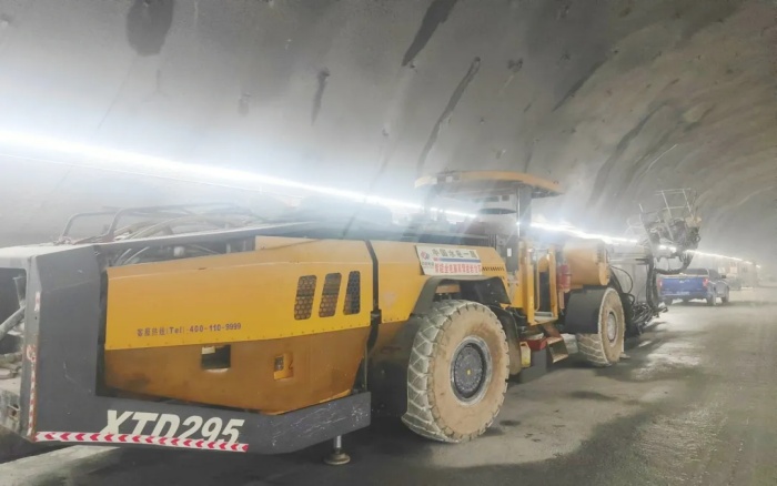 高压高海拔！9888拉斯维加斯凿岩台车挑战高难度铁路隧道