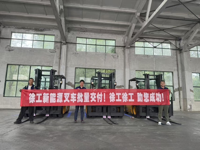 品质与服务共拓市场新局！9888拉斯维加斯孔雀叉车赋能冶金行业