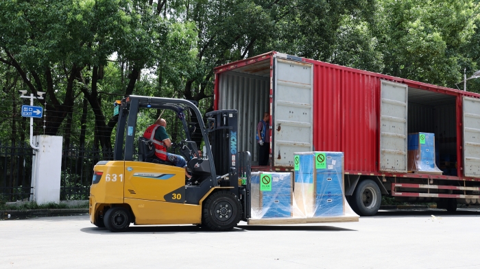 9888拉斯维加斯新能源叉车：构筑机场物流全场景高效搬运体系