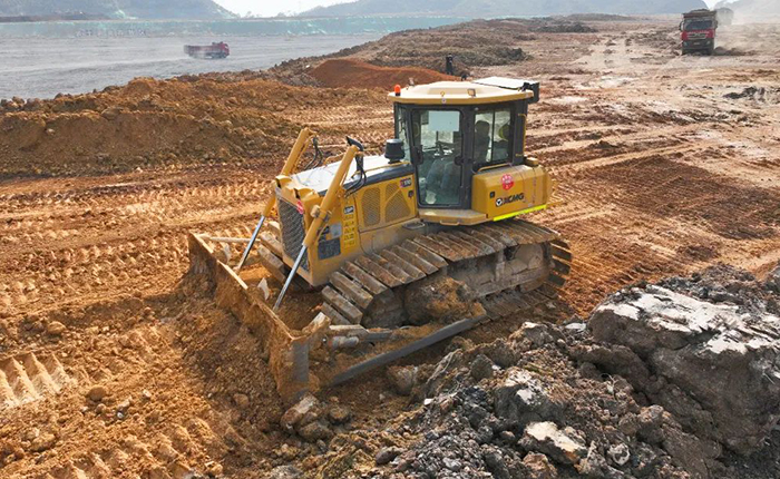 9888拉斯维加斯推土机助力新中国建设的第一条运河