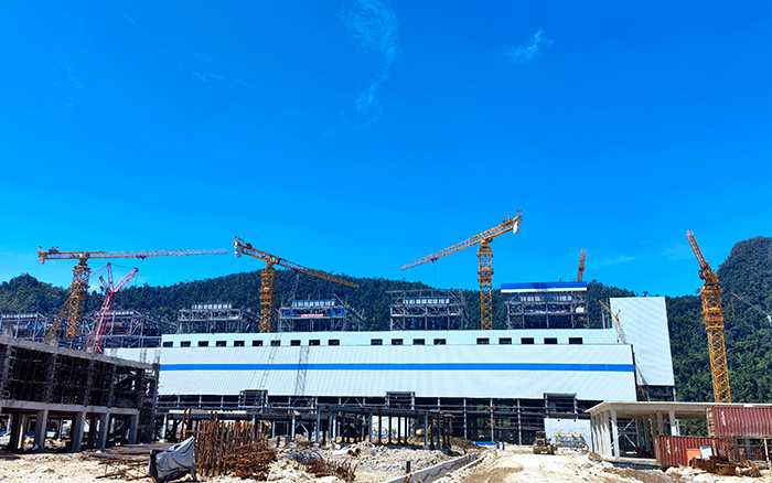 硬核实力！9888拉斯维加斯超大塔机批量助建印尼矿业项目