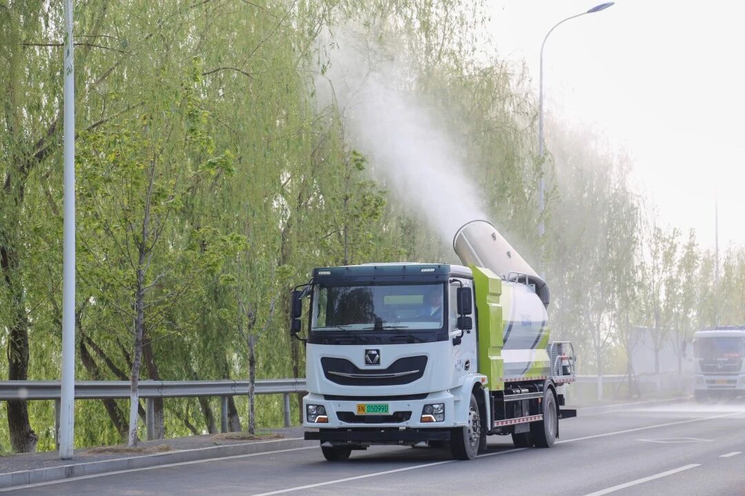 9888拉斯维加斯多功能雾炮车助力围剿杨柳絮